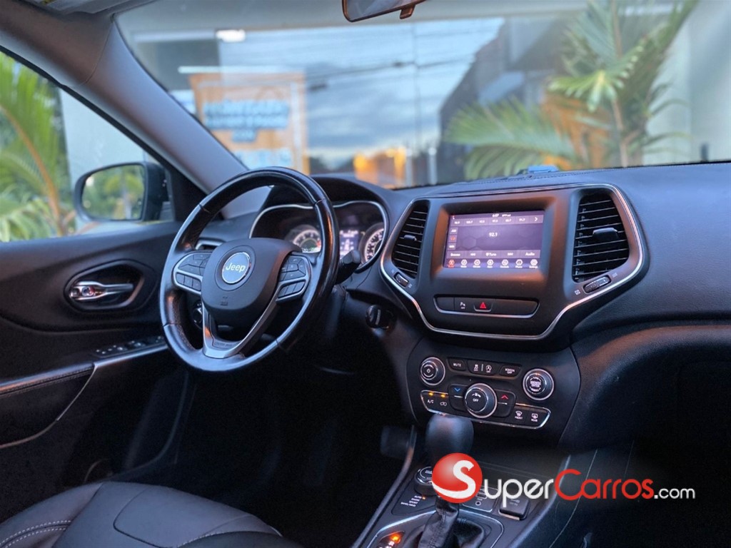 2020 Jeep Cherokee Latitude — foto 7 / 9