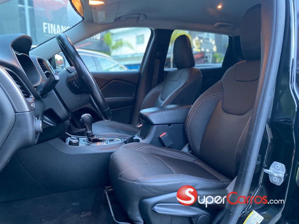 2020 Jeep Cherokee Latitude — foto 9 / 9