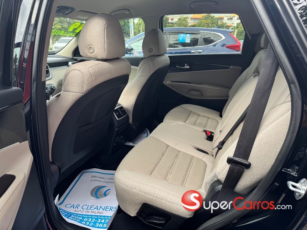 2019 Kia Sorento LX — foto 8 / 11