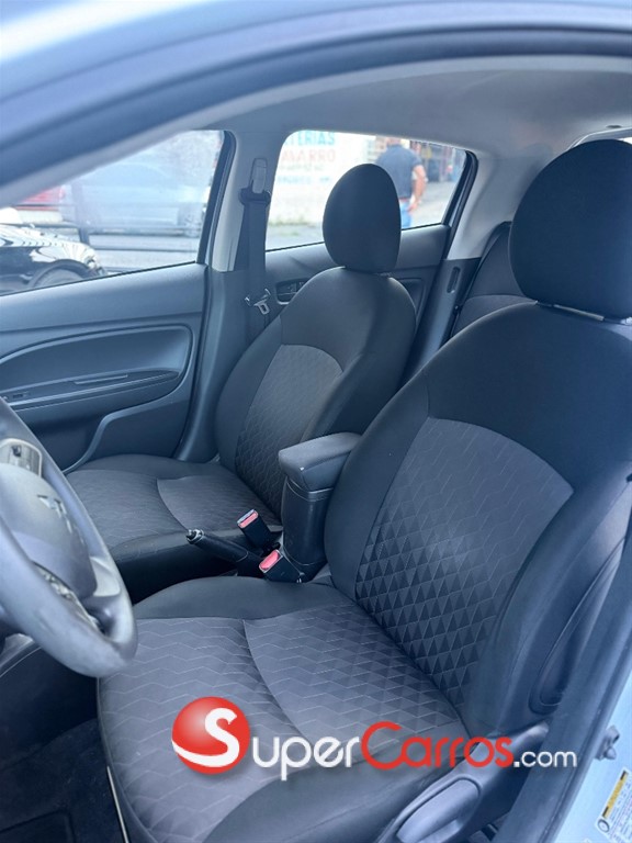 2021 Mitsubishi Motors Mirage Black Edition — foto 3 / 10