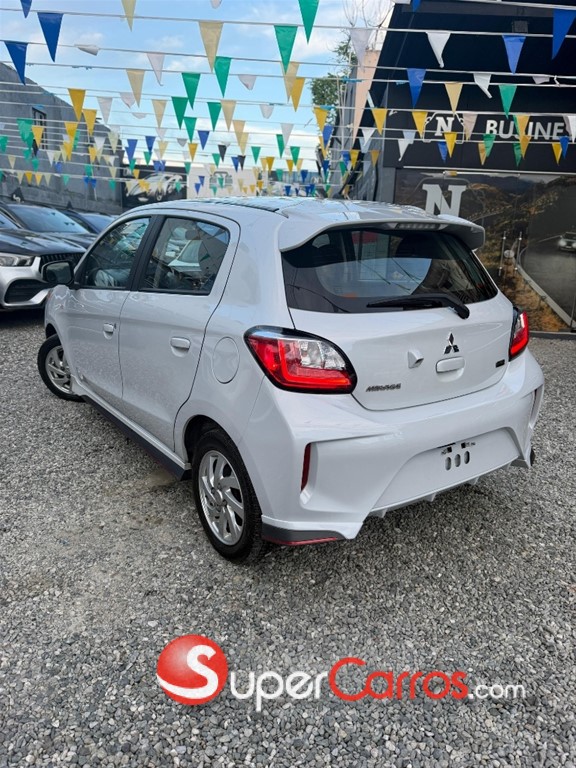 2021 Mitsubishi Motors Mirage Black Edition — foto 9 / 10
