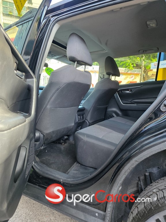 2019 Toyota RAV4 XLE PLUS — foto 4 / 8