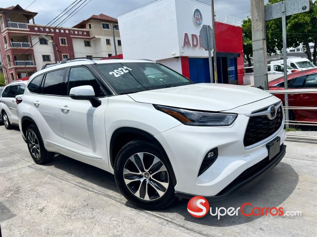 2021 Toyota Highlander XLE — foto 10 / 12