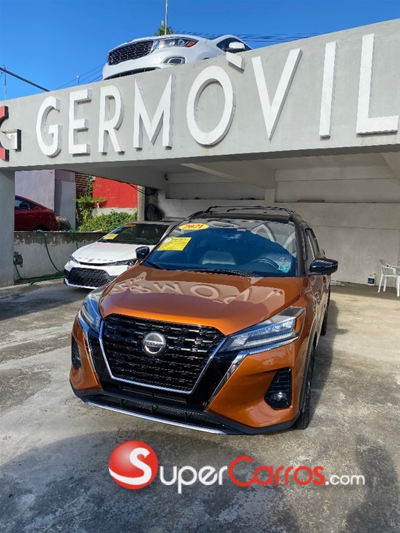 2021 Nissan Kicks SR