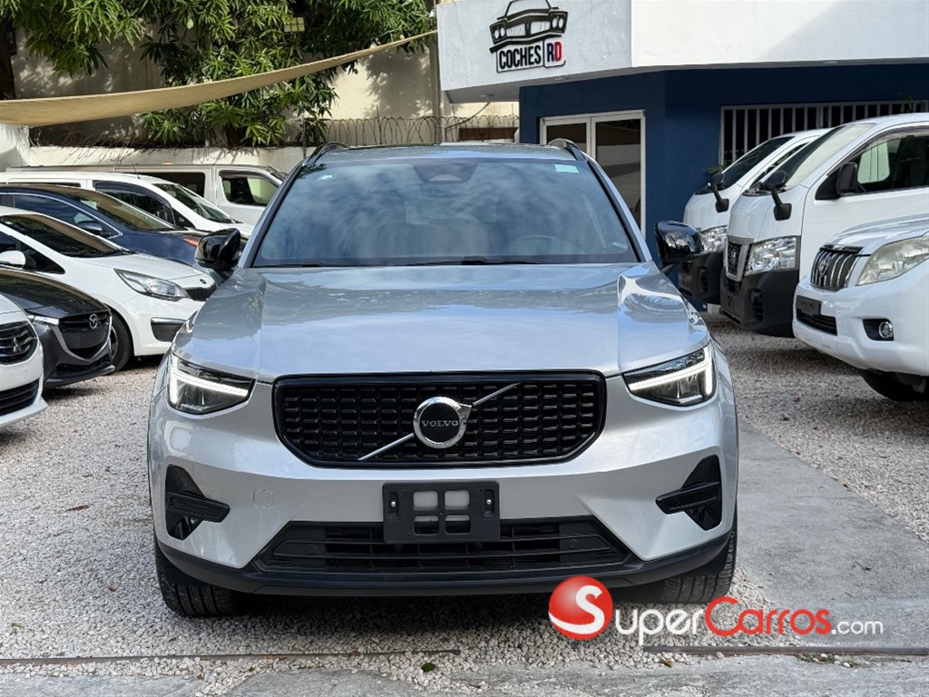 2024 Volvo XC40 B5 — foto 2 / 11