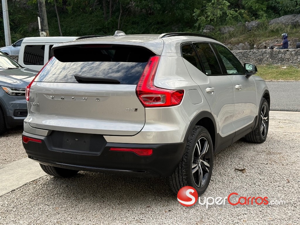 2024 Volvo XC40 B5 — foto 10 / 11