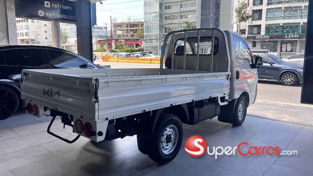 2027 Kia K700 — foto 9 / 11