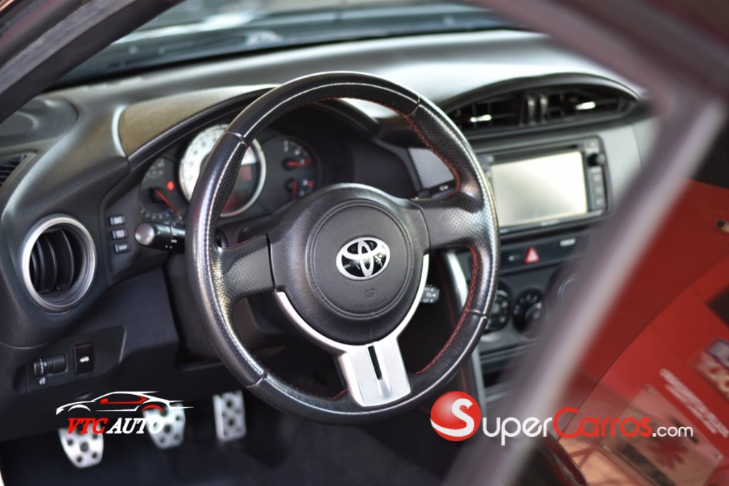 2015 Toyota Scion FR-S — foto 5 / 12