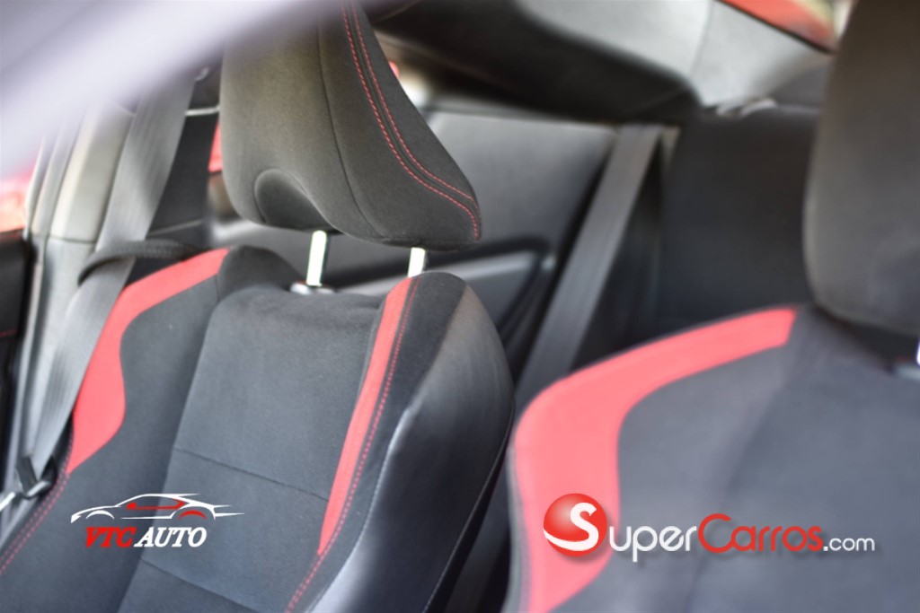 2015 Toyota Scion FR-S — foto 9 / 12