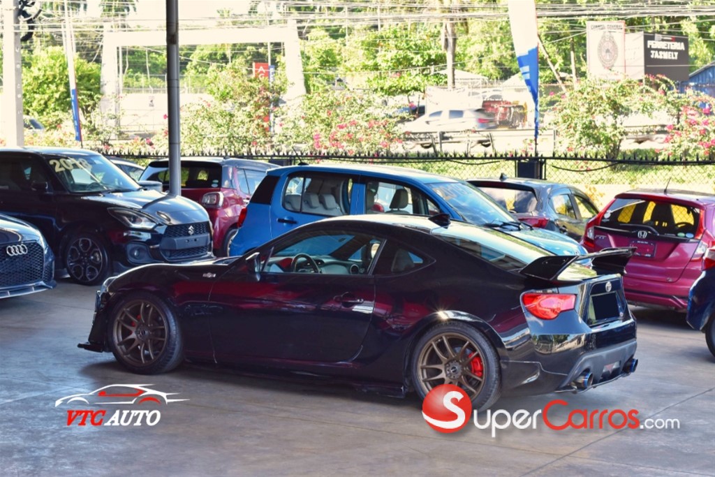 2015 Toyota Scion FR-S — foto 11 / 12