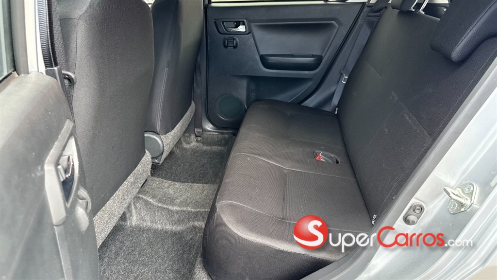 2021 Daihatsu Mira — foto 4 / 12