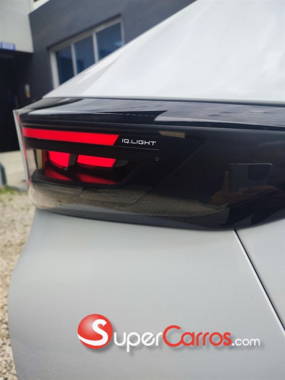 2025 Volkswagen ID UNYX 06 PURE — foto 10 / 12