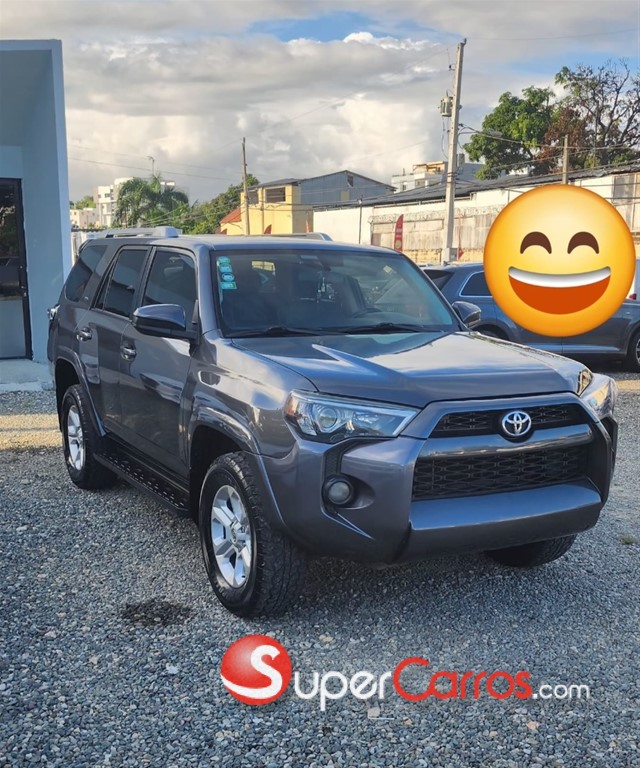 2017 Toyota 4 Runner SR5 — foto 10 / 10