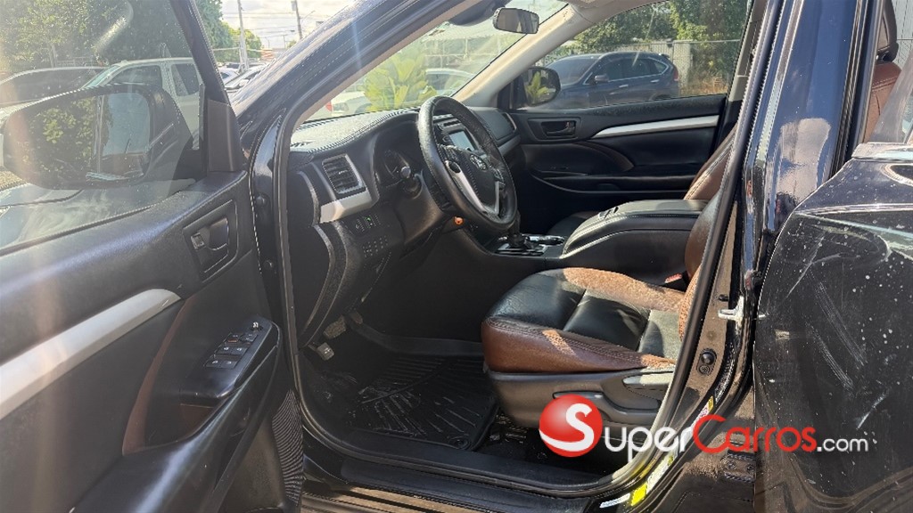 2018 Toyota Highlander LE — foto 6 / 7