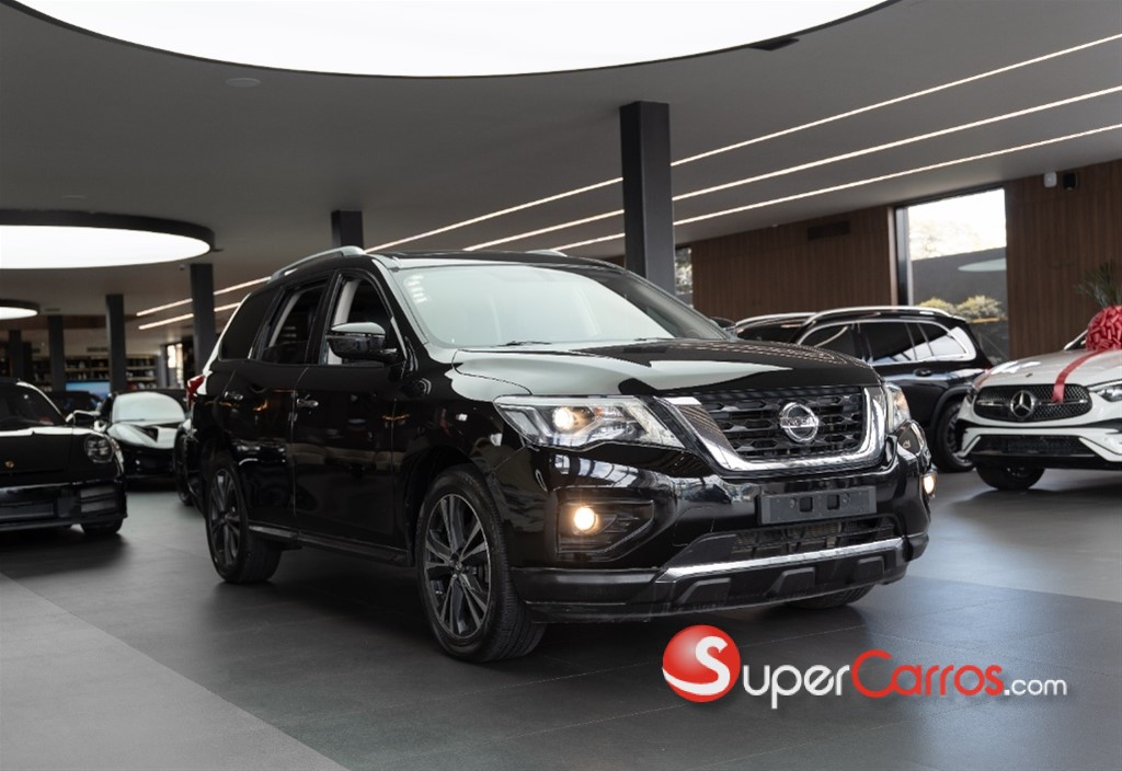 2017 Nissan Pathfinder — foto 10 / 12