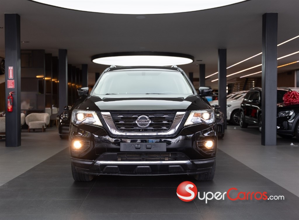 2017 Nissan Pathfinder — foto 11 / 12