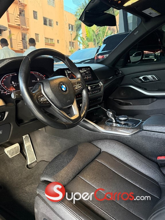 2020 BMW Serie 3 330i — foto 4 / 9