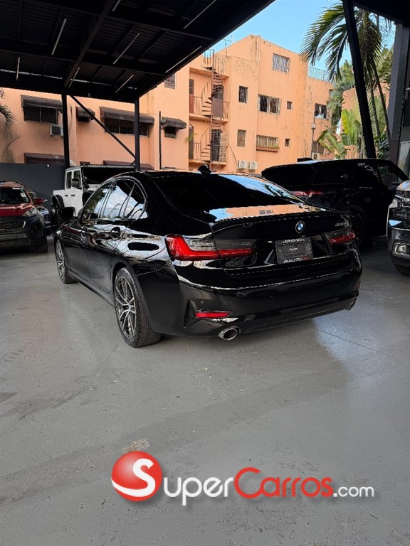 2020 BMW Serie 3 330i — foto 8 / 9