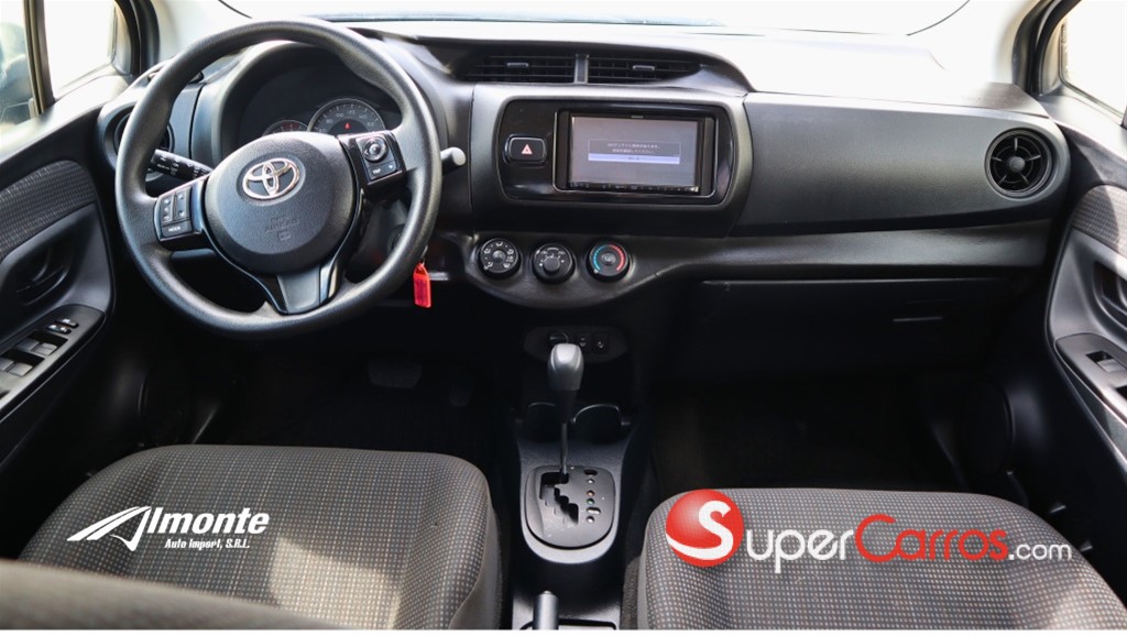 2020 Toyota VITZ — foto 5 / 8