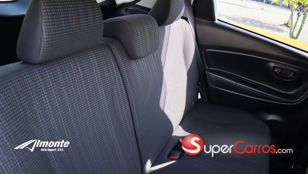 2020 Toyota VITZ — foto 6 / 8