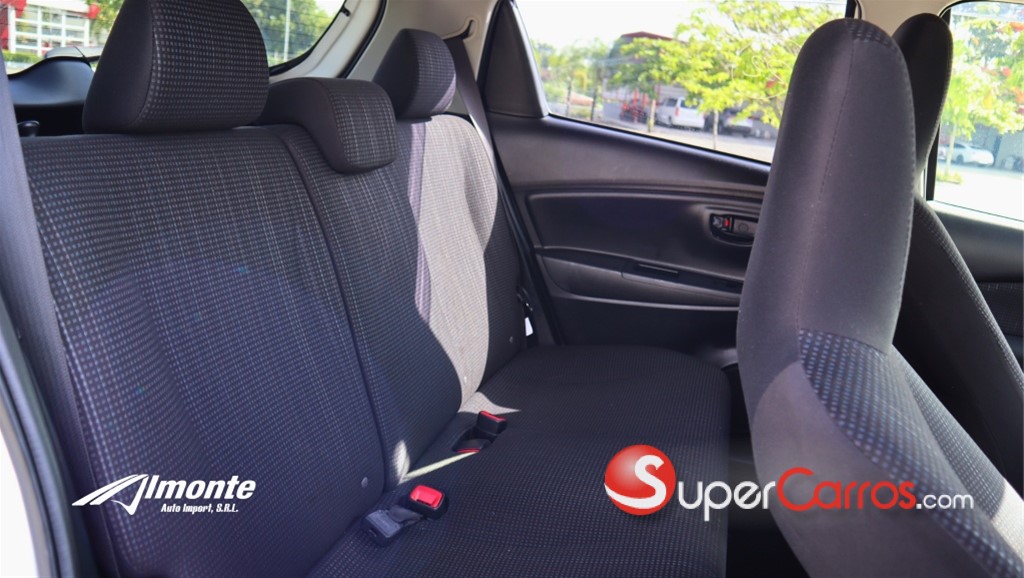 2020 Toyota VITZ — foto 8 / 8