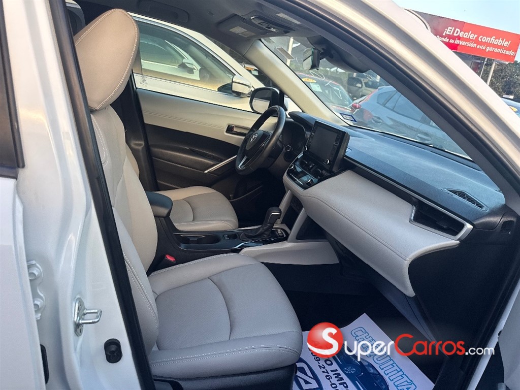 2022 Toyota Corolla Cross — foto 8 / 12