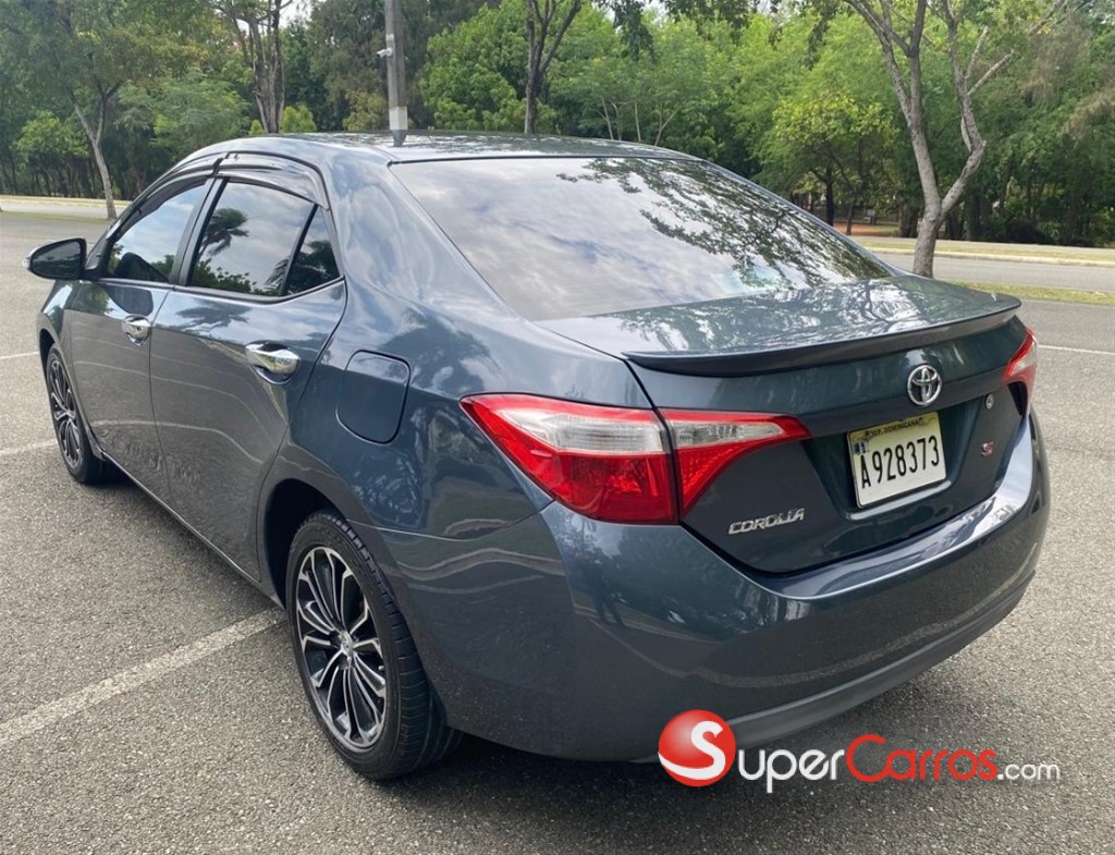 2016 Toyota Corolla S — foto 7 / 12