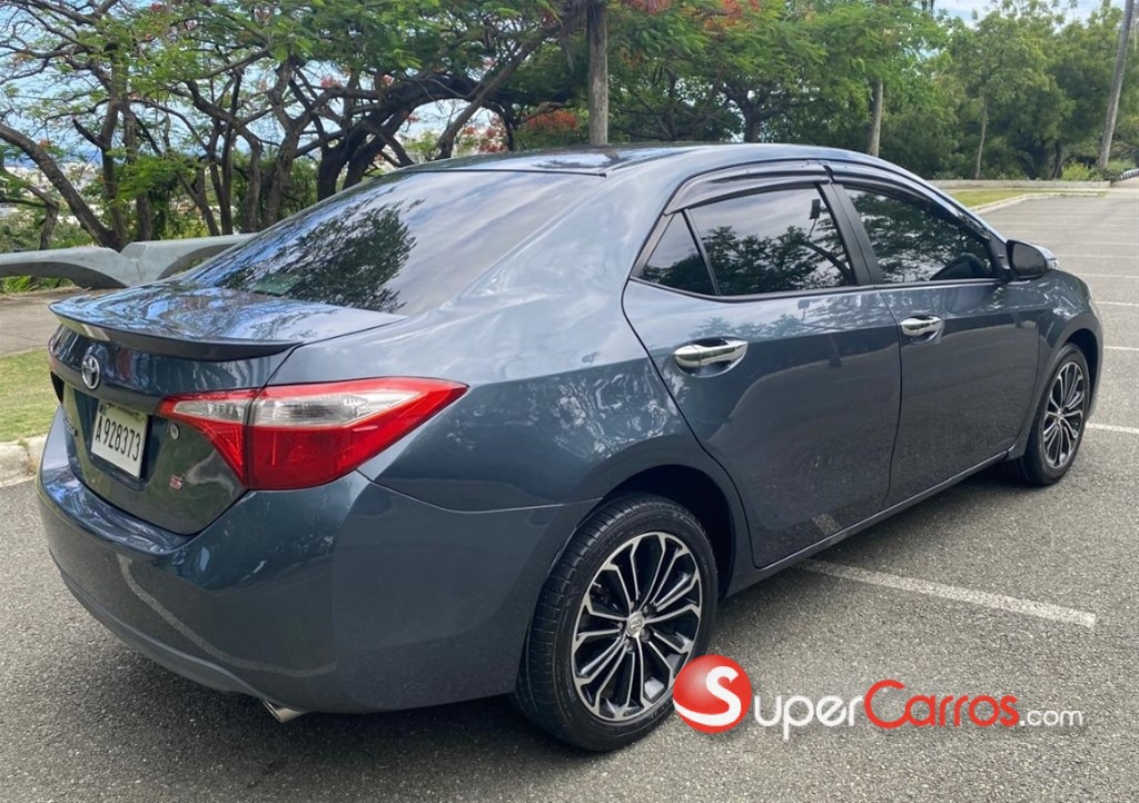 2016 Toyota Corolla S — foto 8 / 12