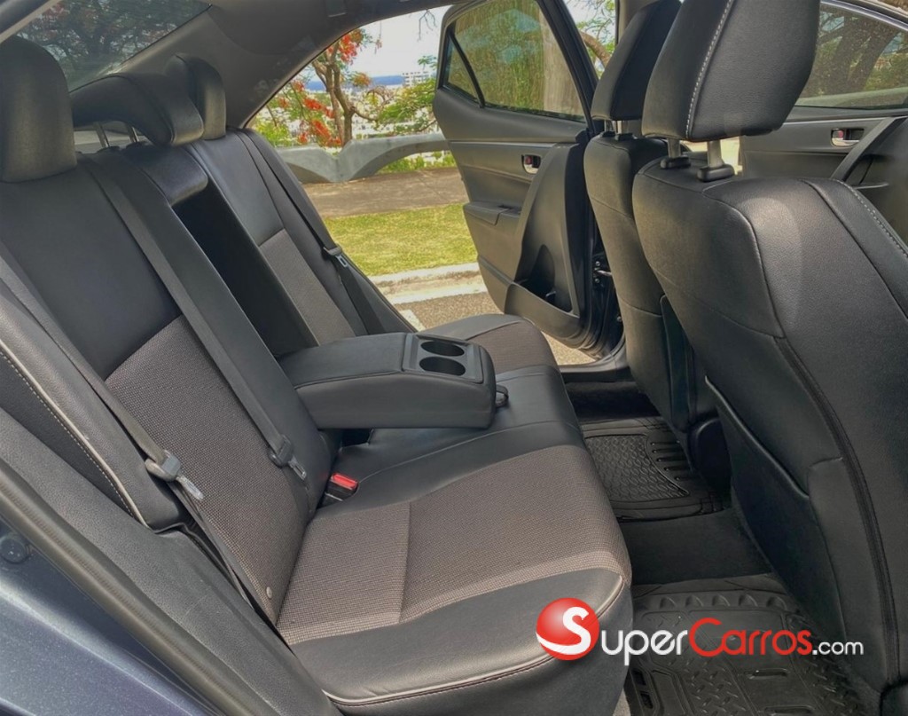 2016 Toyota Corolla S — foto 10 / 12