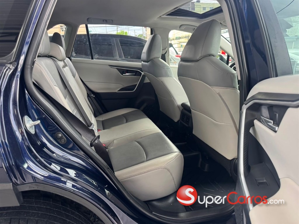 2019 Toyota RAV4 XLE Premium — foto 8 / 11