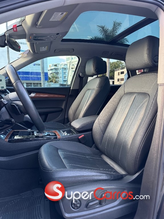 2022 Audi Q5 S-Line — foto 9 / 12