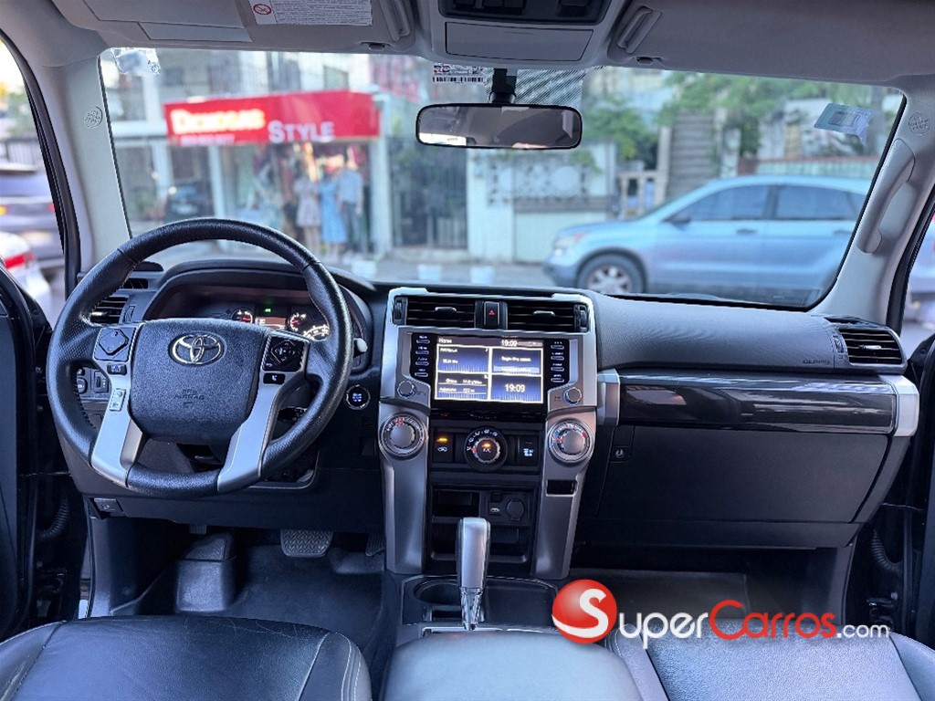 2023 Toyota 4 Runner SR5 — foto 7 / 12