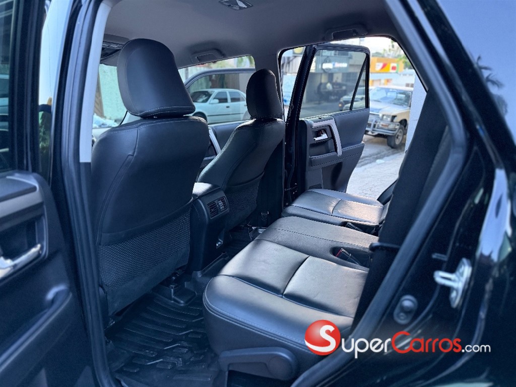 2023 Toyota 4 Runner SR5 — foto 10 / 12