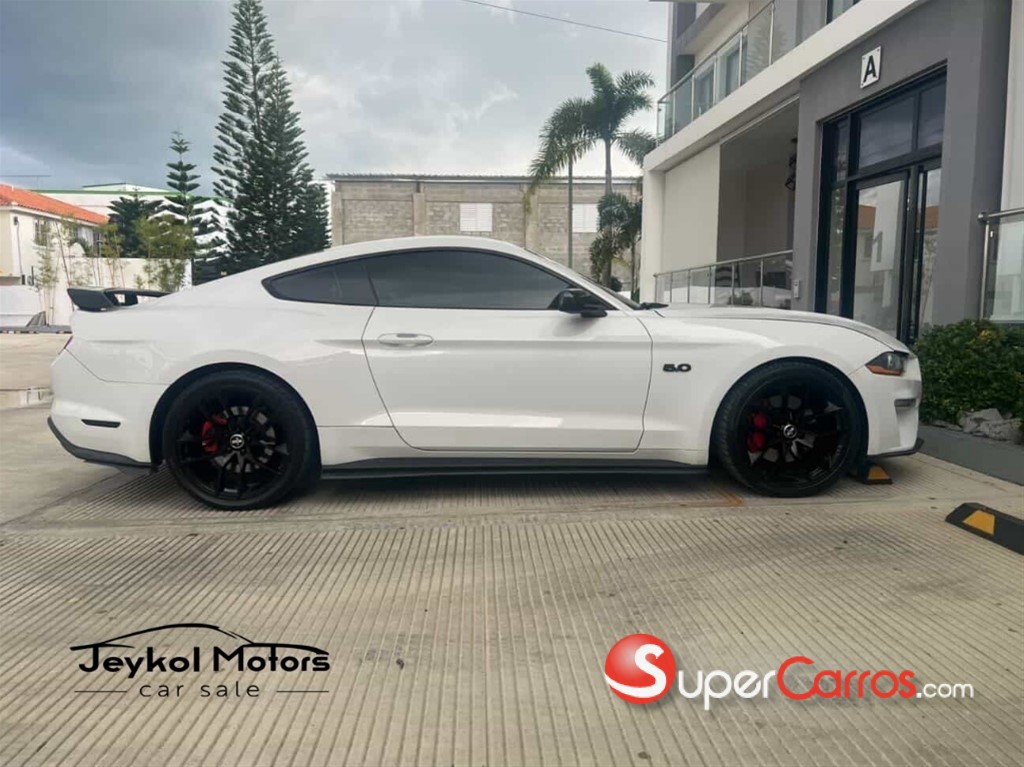 2019 Ford Mustang GT PREMIUM — foto 7 / 10