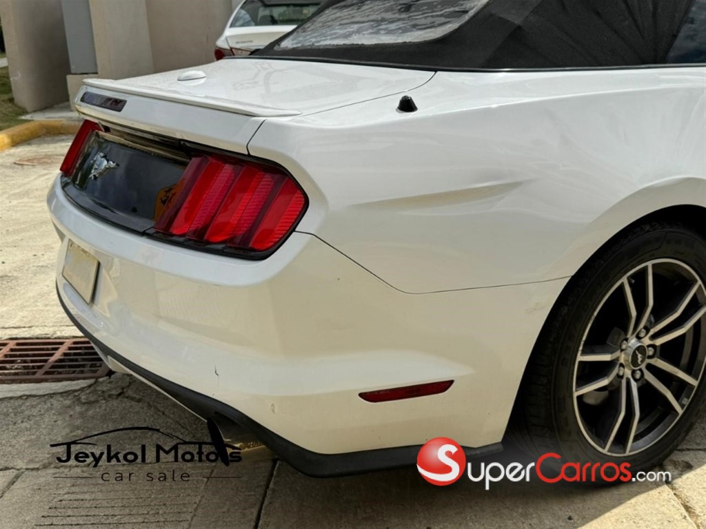 2017 Ford Mustang Ecoboost Premium — foto 2 / 12