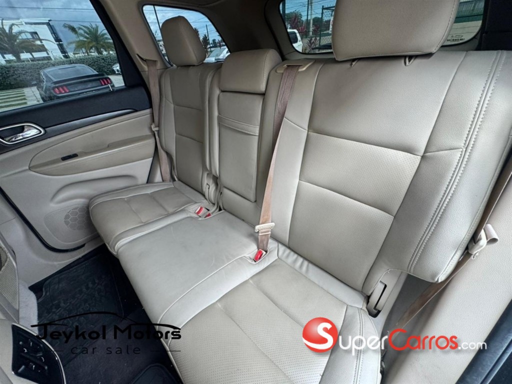 2017 Jeep Grand Cherokee Laredo — foto 3 / 10