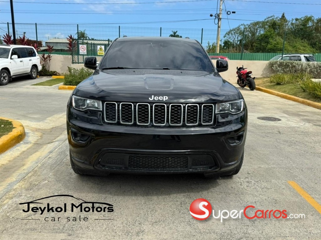 2017 Jeep Grand Cherokee Laredo — foto 10 / 10