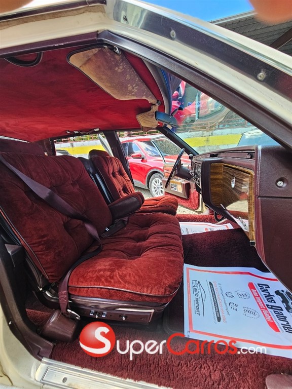 1977 Cadillac De Ville — foto 8 / 10