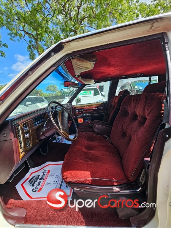 1977 Cadillac De Ville — foto 10 / 10