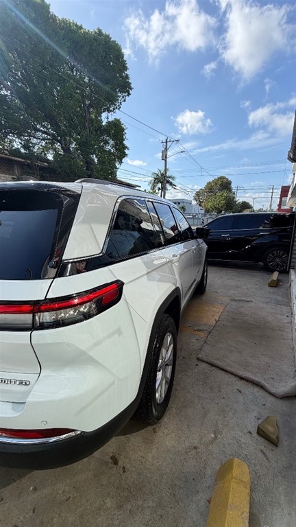 2022 Jeep Grand Cherokee Limited — foto 4 / 10