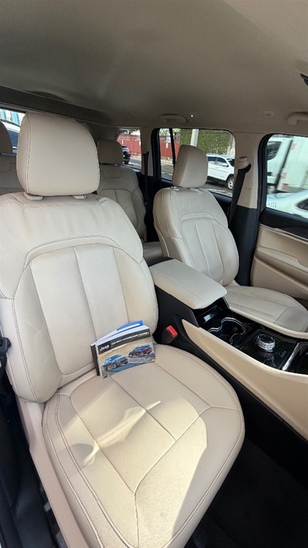 2022 Jeep Grand Cherokee Limited — foto 6 / 10