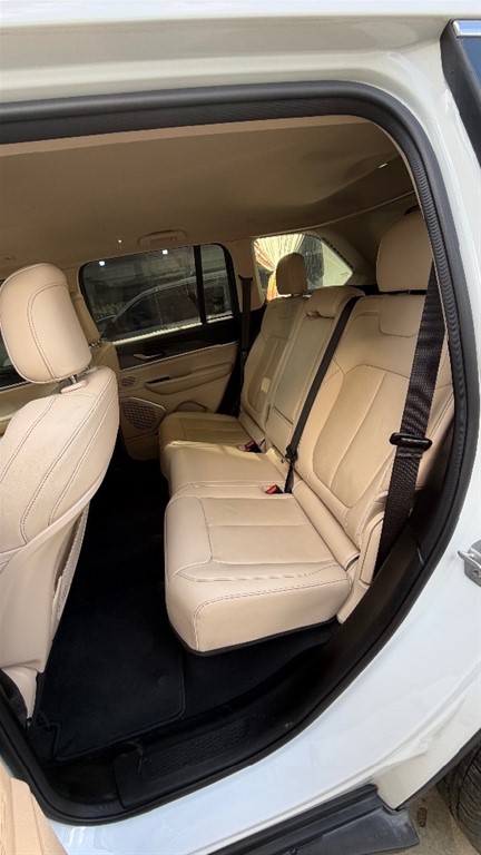 2022 Jeep Grand Cherokee Limited — foto 7 / 10