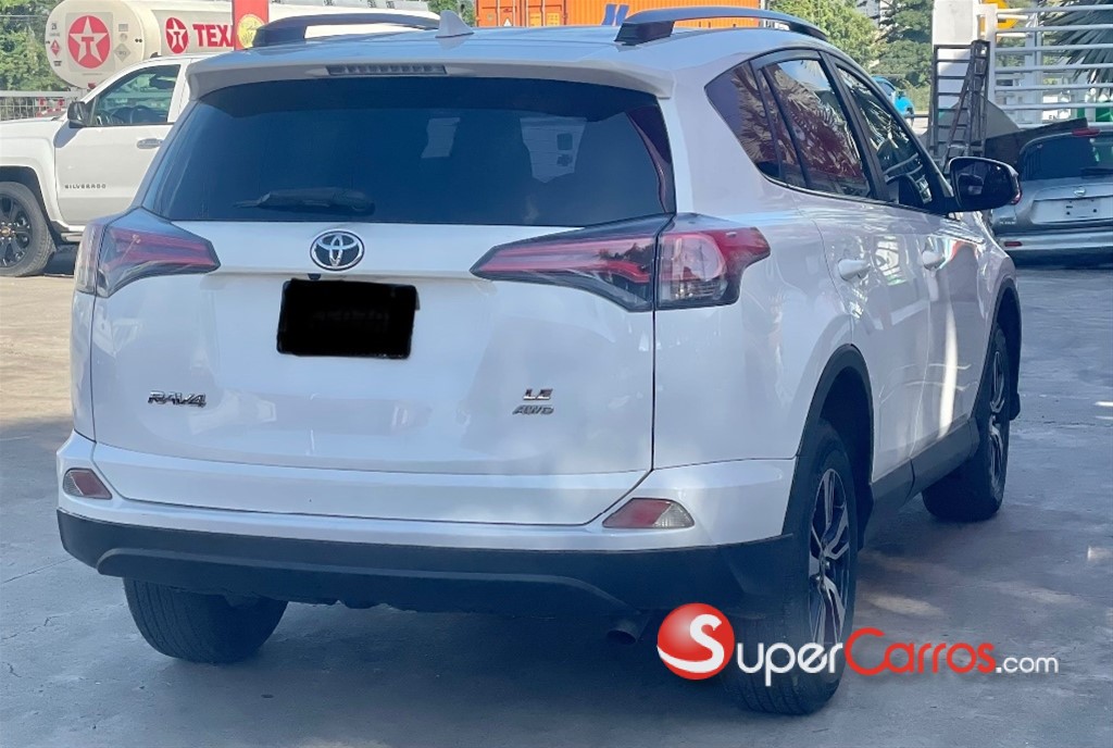 2017 Toyota RAV4 LE — foto 6 / 9