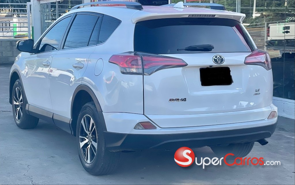2017 Toyota RAV4 LE — foto 8 / 9