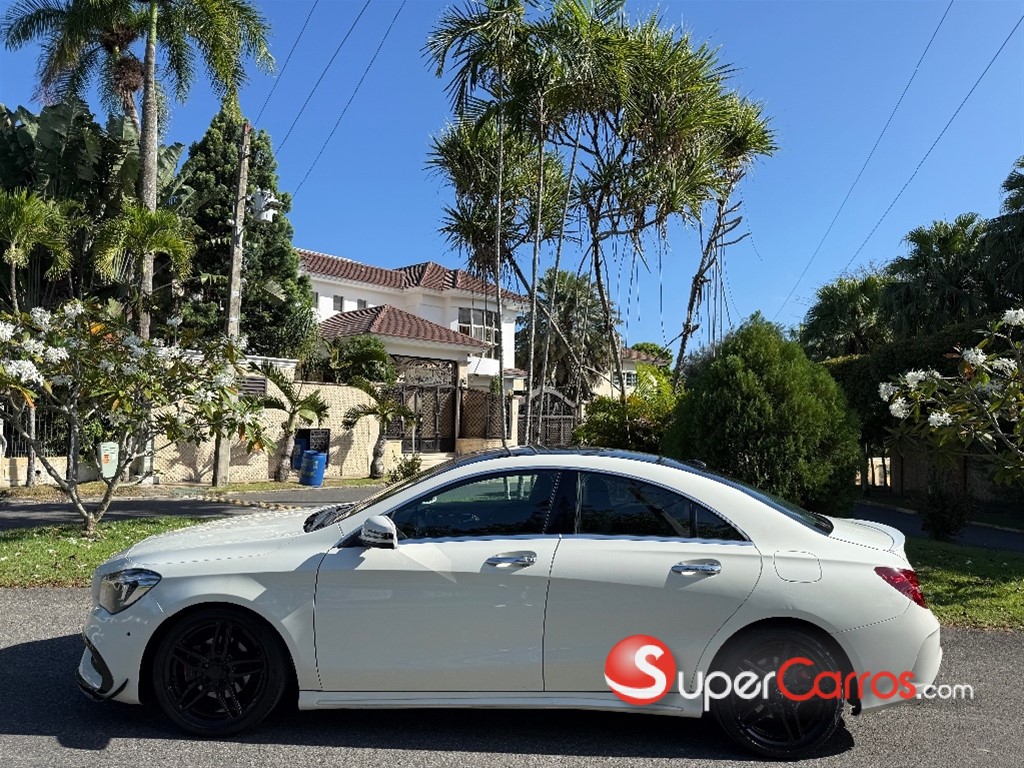 2017 Mercedes-Benz Clase CLA 250 AMG — foto 4 / 10