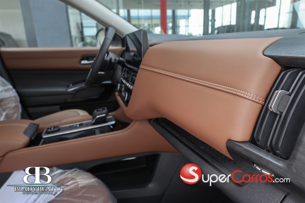 2027 Nissan Pathfinder Exclusive — foto 5 / 12