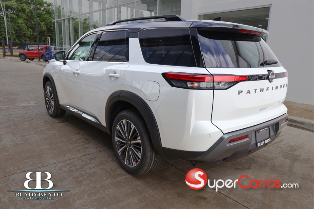 2027 Nissan Pathfinder Exclusive — foto 10 / 12