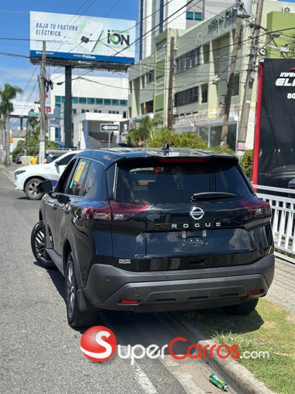2021 Nissan Rogue — foto 2 / 10