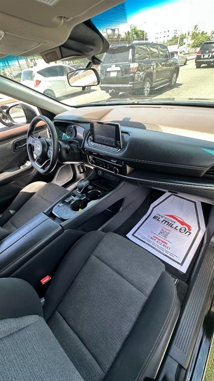 2021 Nissan Rogue — foto 8 / 10