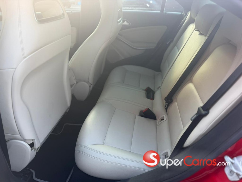 2016 Mercedes-Benz Clase CLA 180 — foto 7 / 8